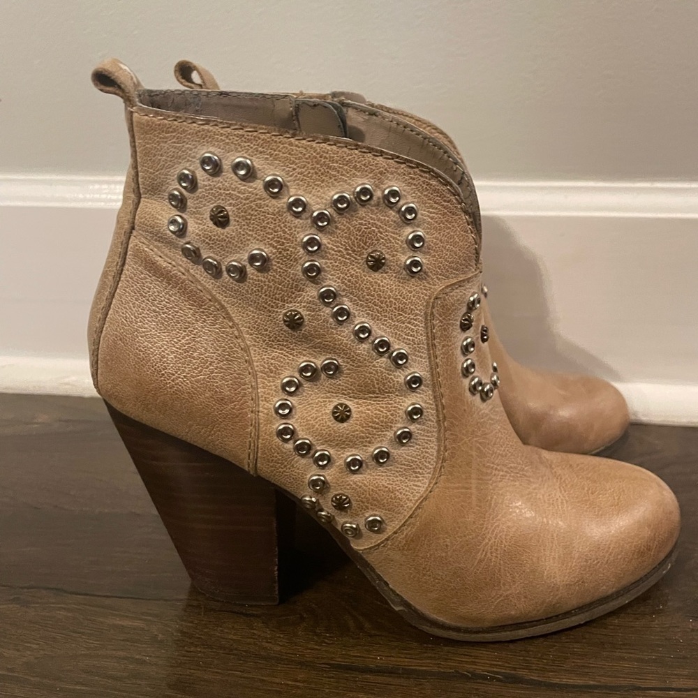 Steve Madden Tan Studded Leather Ankle Boots with Block Heel